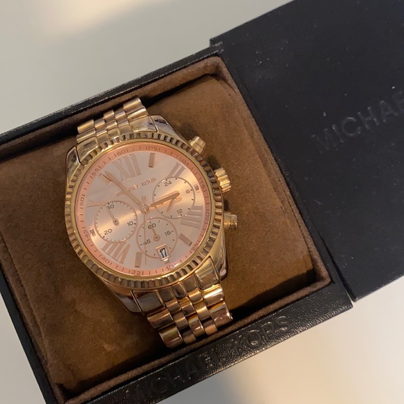 Michael Kors Rose Gold Watch - Picture 1 of 7